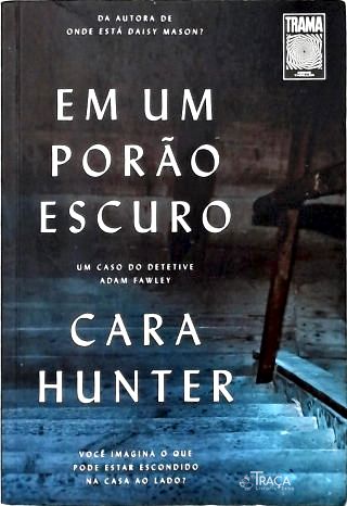 Em Um Porão Escuro