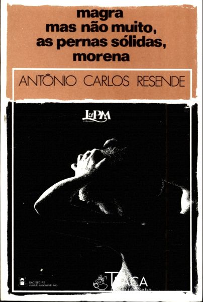 Magra Mas Não Muito as Pernas Sólidas Morena