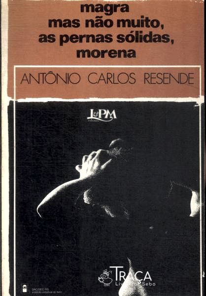 Magra Mas Não Muito As Pernas Sólidas Morena