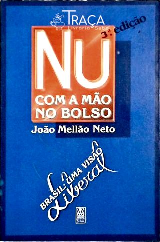 Nu Com A Mão No Bolso