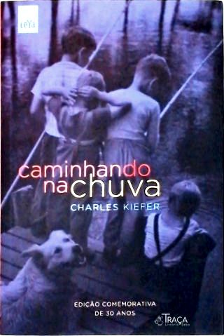 Caminhando Na Chuva