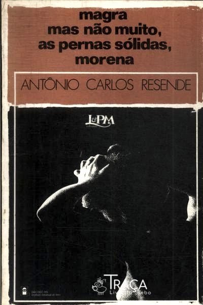 Magra Mas Não Muito As Pernas Sólidas Morena