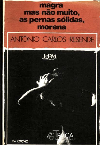 Magra Mas Não Muito As Pernas Sólidas Morena